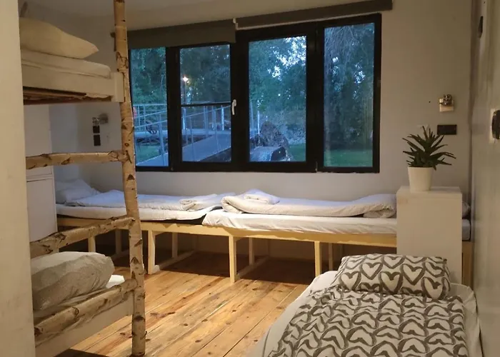 Arkabarka Floating Hostel