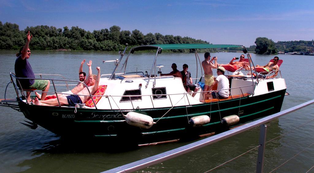 Arkabarka Floating Хостел *