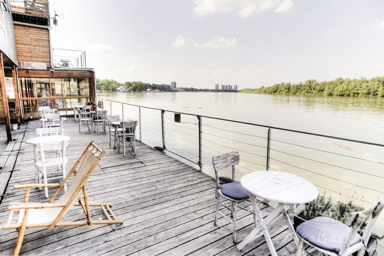 Hostel Arkabarka Floating